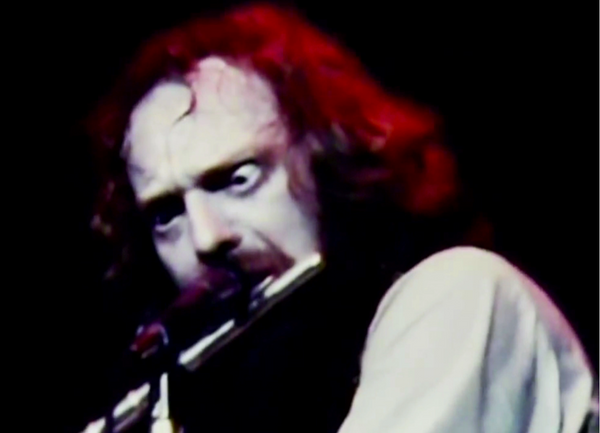 Jethro Tull - No Lullaby Flute solo (live at 